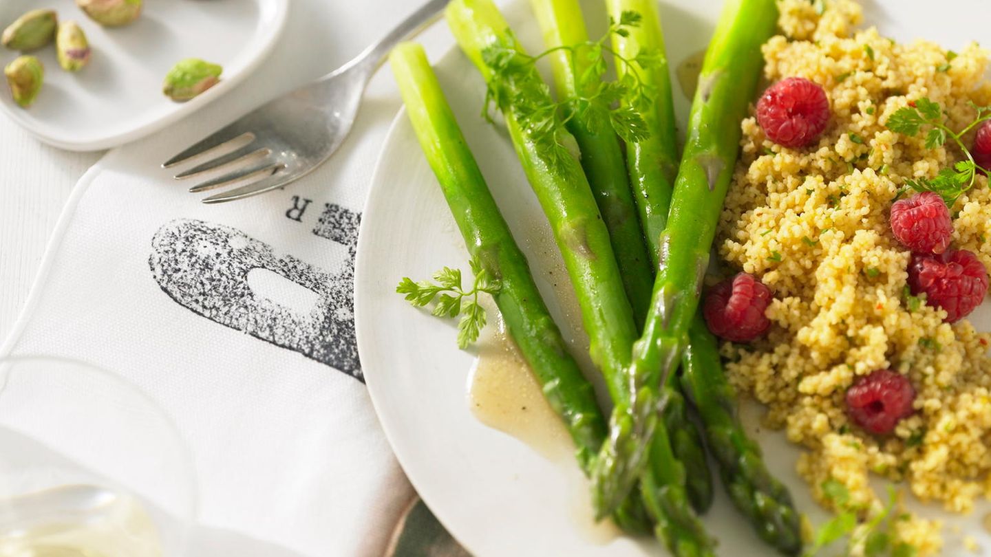 Zitronen-Couscous mit grünem Spargel | BRIGITTE.de Zitronen-Couscous mit grünem Spargel | BRIGITTE.de