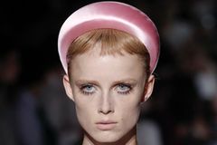 Model bei der Show von Prada 2019 Model bei der Show von Prada 2019