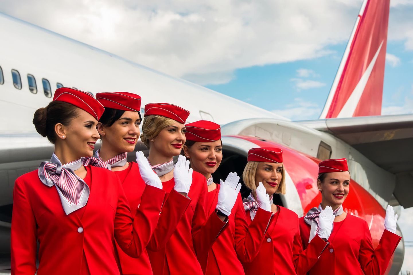 Make-Up-Pflicht für Stewardessen: Erste Airline schafft sie ab!