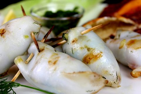 Tintenfisch grillen: Gegrillte Tintenfischtuben