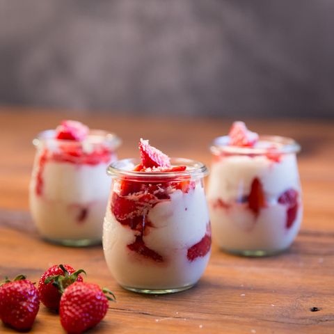 Erdbeer-Dessert: Erdbeer-Kokos-Dessert