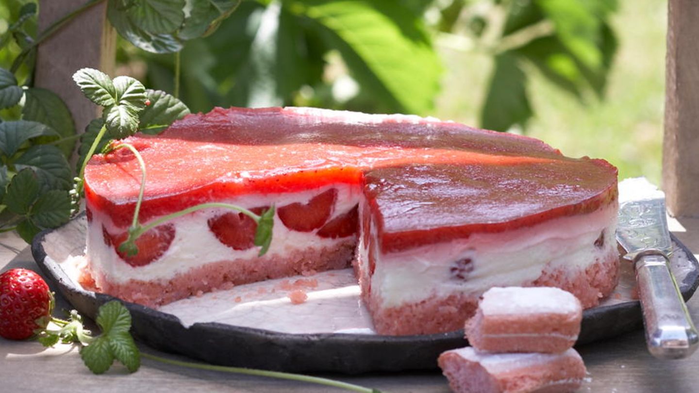 Erdbeer-Frischkäse-Kuchen | BRIGITTE.de