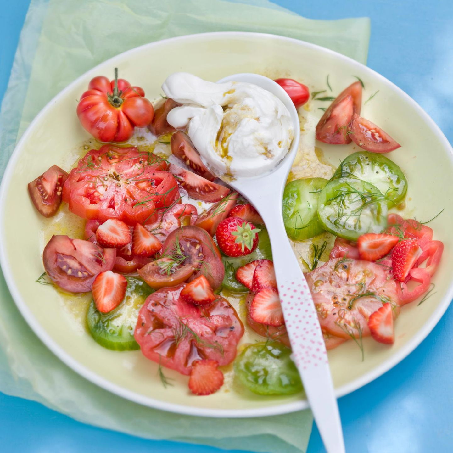 Burrata-Tomaten-Salat mit Kaffee-Vinaigrette