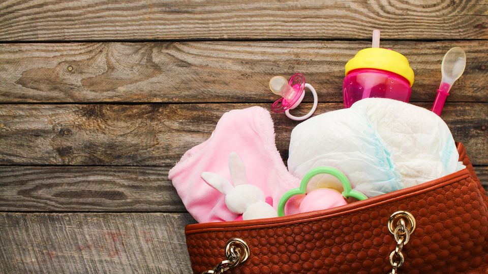 Handtaschen: So gefährlich können sie für Kinder sein