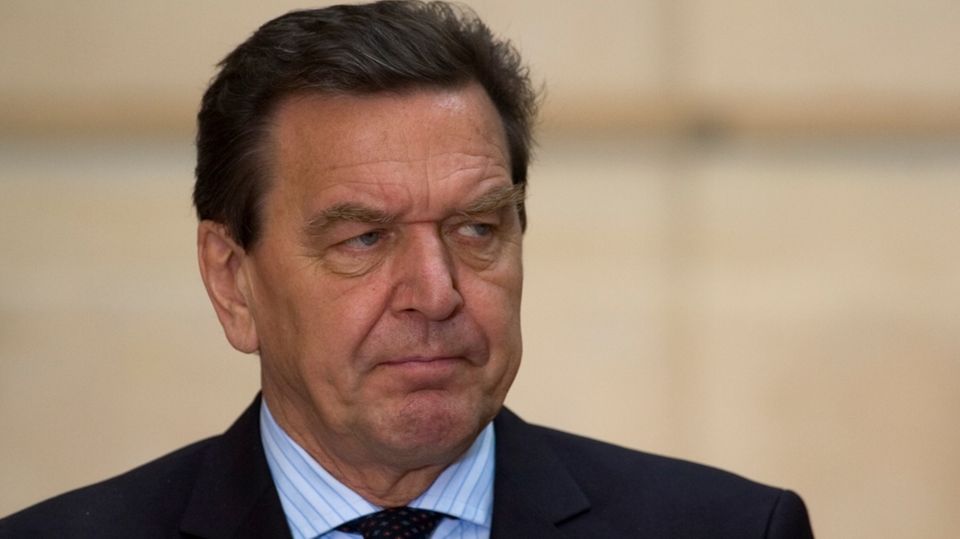 Altkanzler Schröder: Seine Frauen gehen jetzt vor Gericht