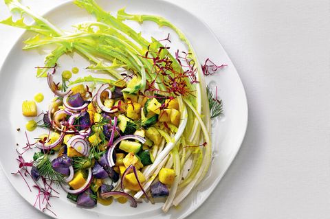 Löwenzahn-Zucchini-Salat