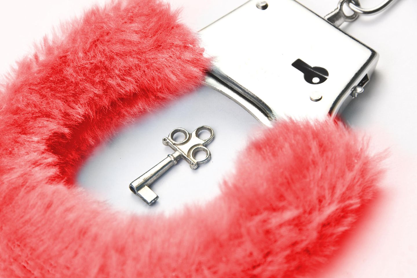 Einfache Tipps für guten Sex: Erotische Handschelle mit Schlüssel