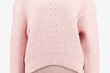 Zur weißen Hose oder zum Jeansrock: dieser rosafarbene Pullover mit V-Ausschnitt von Selected Femme passt zu jedem Look.  Für rund 56 Euro bei Zalando erhältlich.