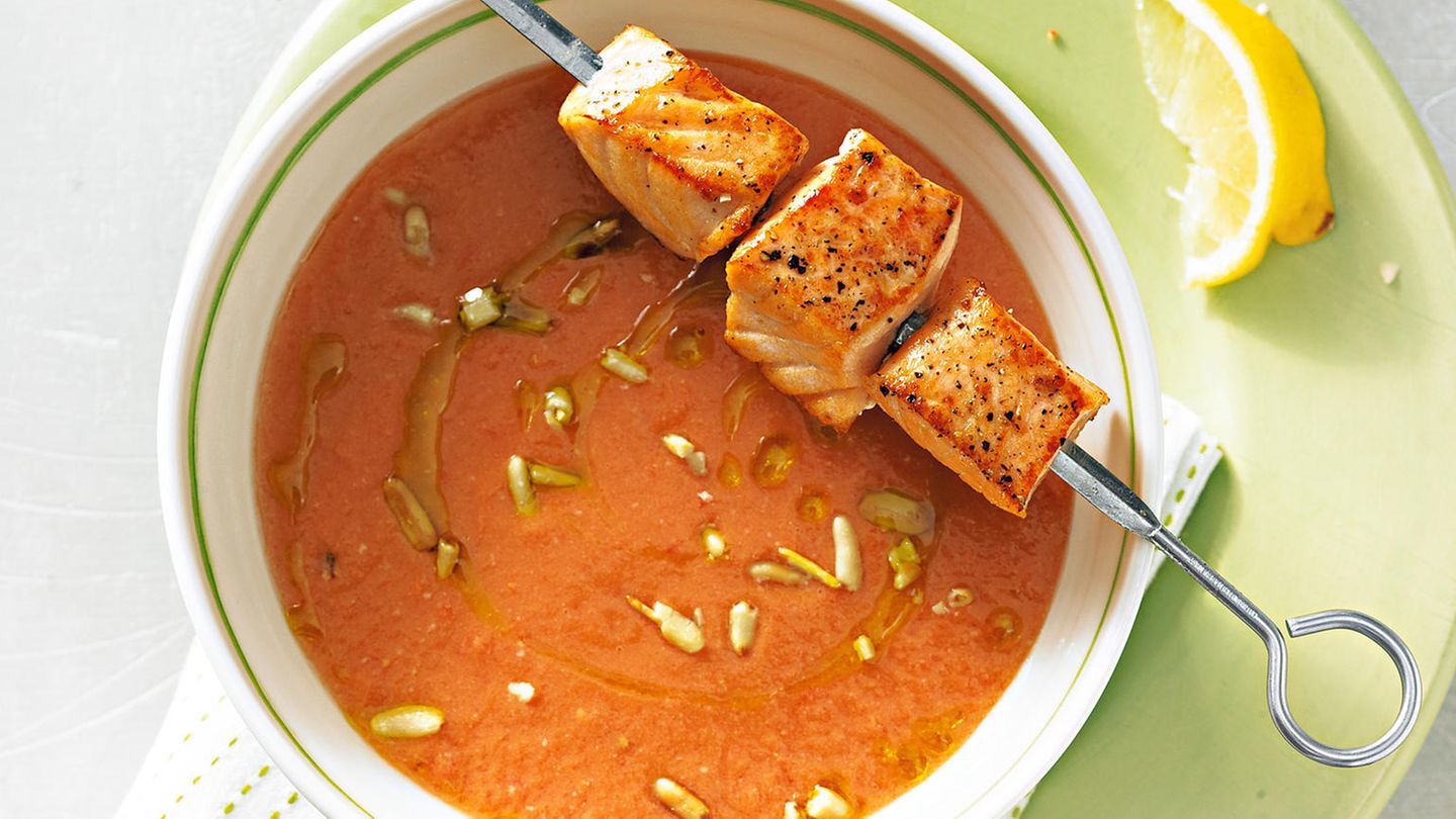 Melonen-Gazpacho mit Lachs | BRIGITTE.de