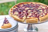 Kirsch-Mohn-Tarte mit Eierguss