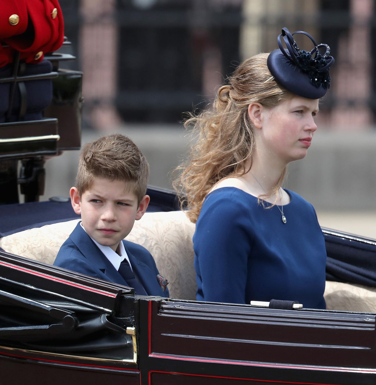 James, Viscount Severn, und Lady Louise Windsor, die Kinder von Prinz Edward, sind zu Ehren der Oma auch mit von der Partie. 