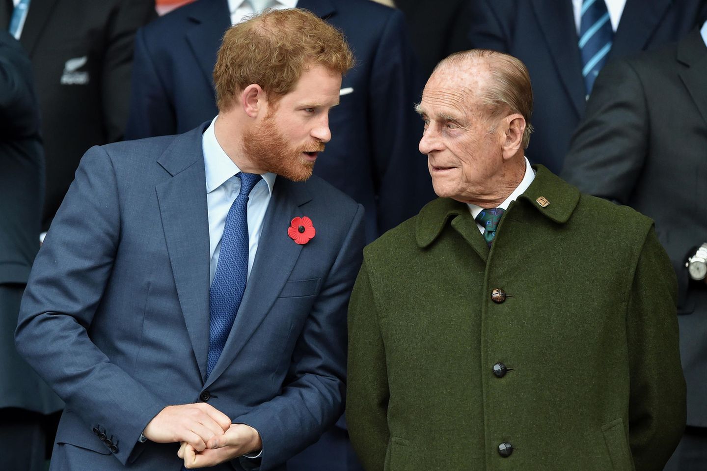 Prinz Philip und Prinz Harry bei einem Rugby Turnier