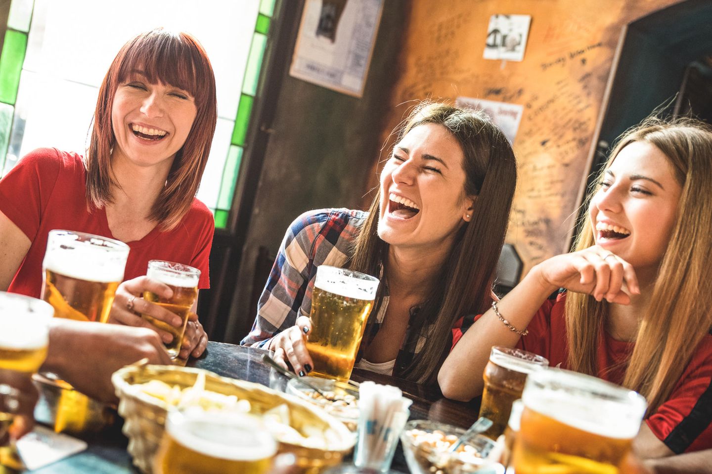 Warum Frauen, die Bier trinken, grundsympathisch sind