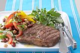 Hülsenfrüchte-Salat mit gegrilltem Steak