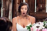 Pennsylvania: Schmetterlinge rühren bei Hochzeit zu Tränen: Die Braut mit einem Schmetterling in ihren Haaren