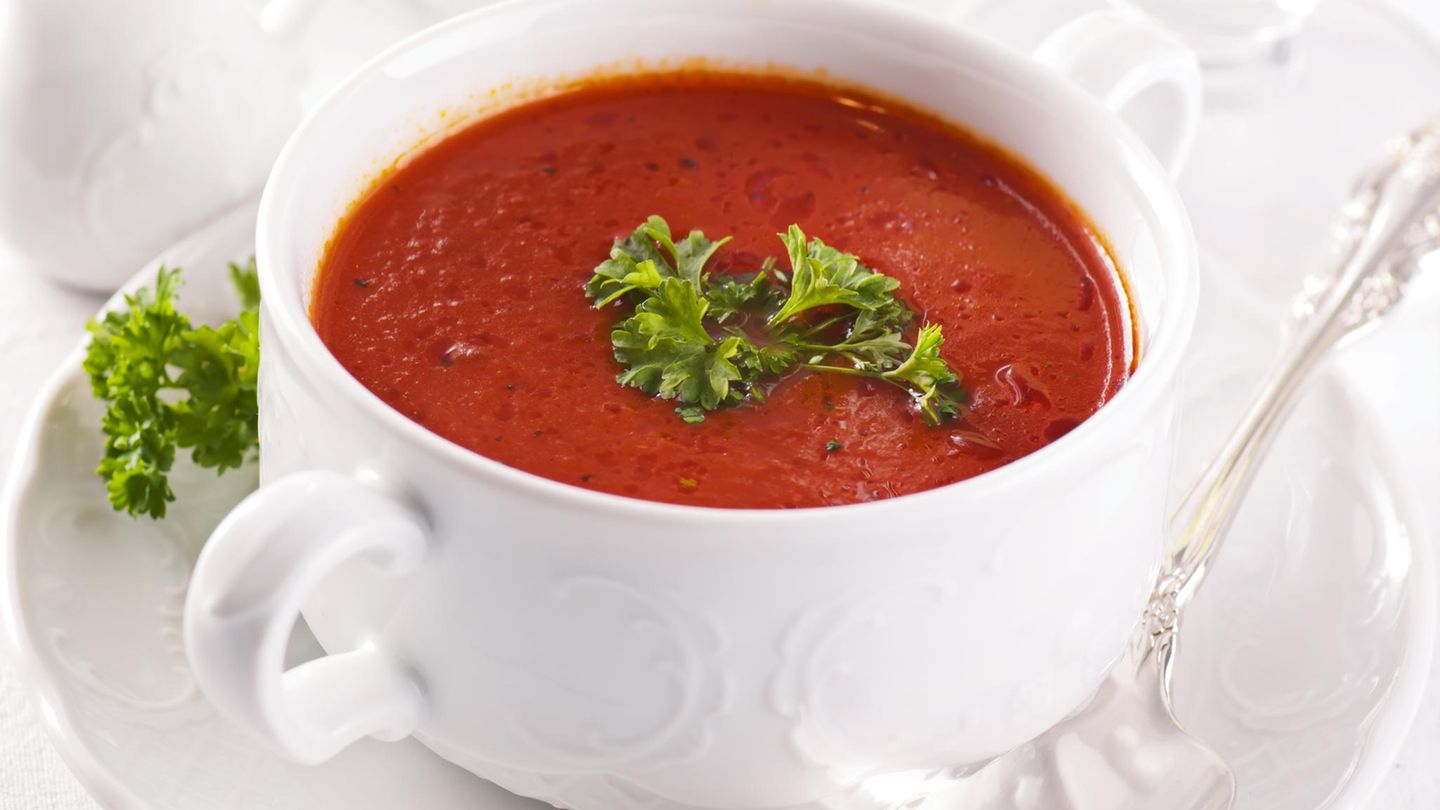 Kalte Tomatensuppe mit Rotwein | BRIGITTE.de
