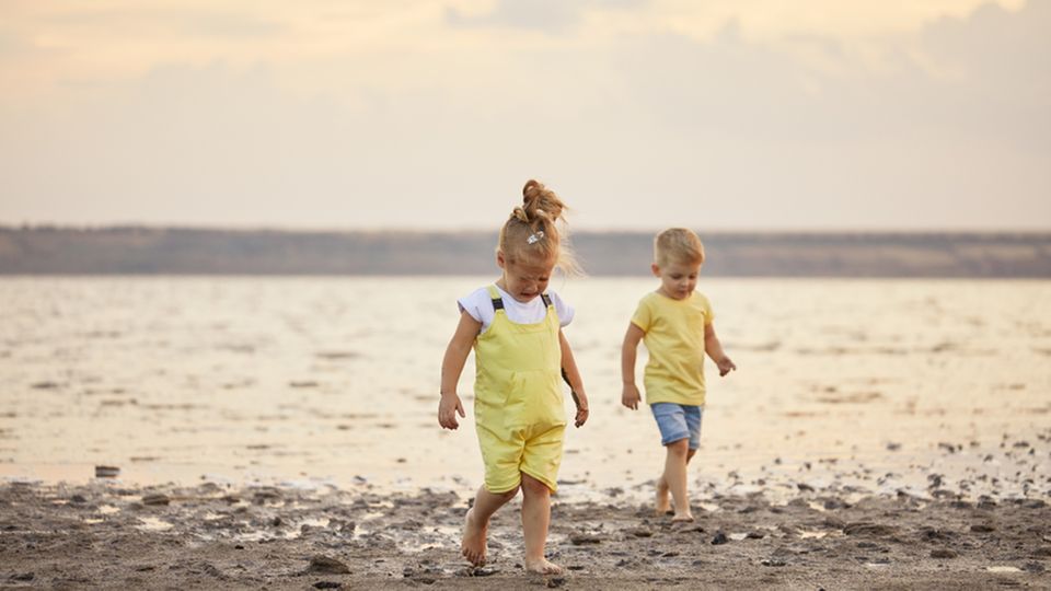 Wenn sich ein Kind am Strand verletzt: Darauf muss man achten! Wenn sich ein Kind am Strand verletzt: Darauf muss man achten!