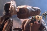 Die schönsten Filmküsse: Drew Barrymore küsst E.T. im Film "E.T."