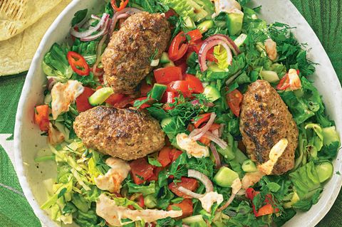 Türkischer Salat mit Köfte