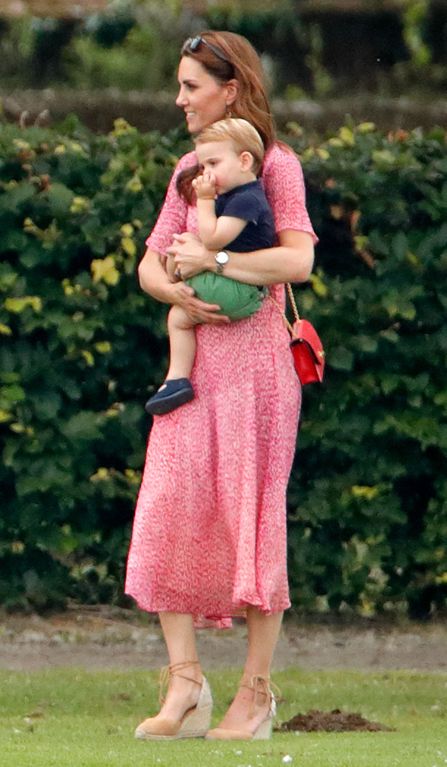 Prince Louis auf Kates Arm