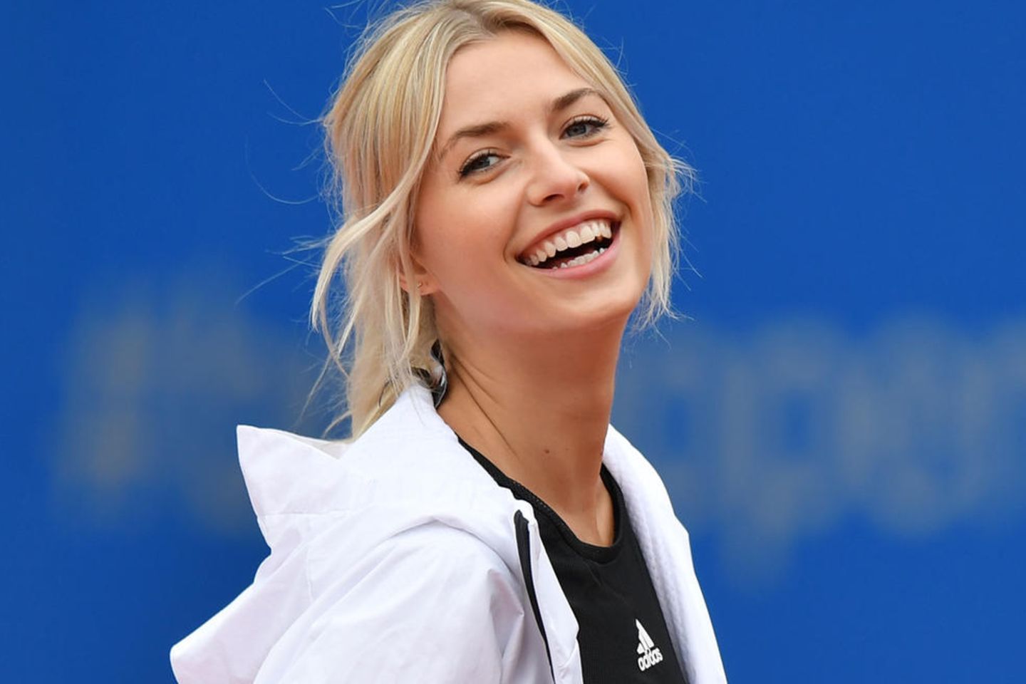 Lena Gercke beim Tennisspielen