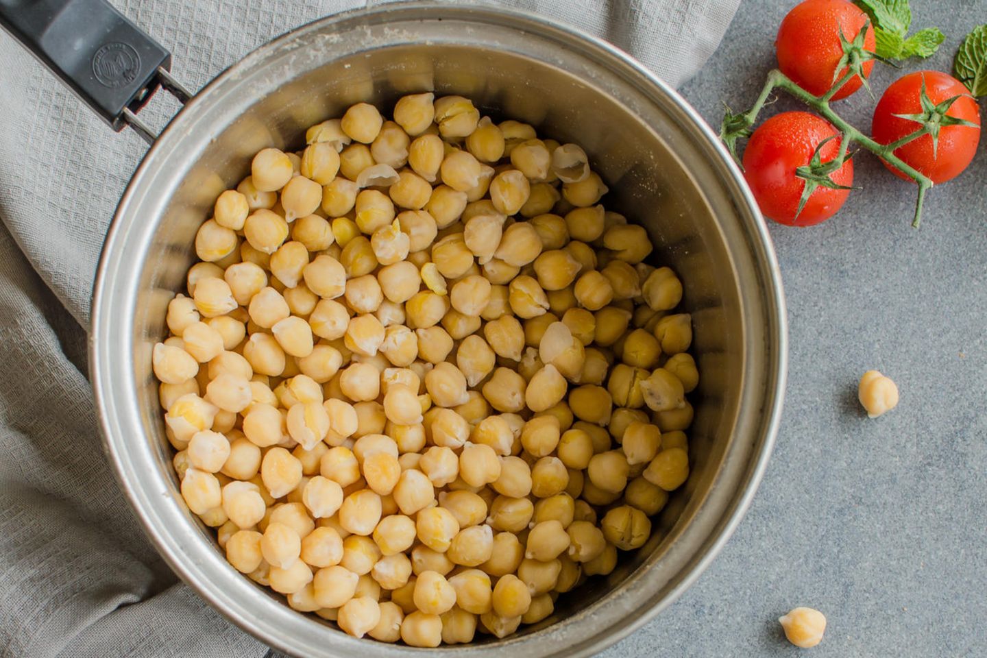 Kichererbsen kochen: Kichererbsen im Topf