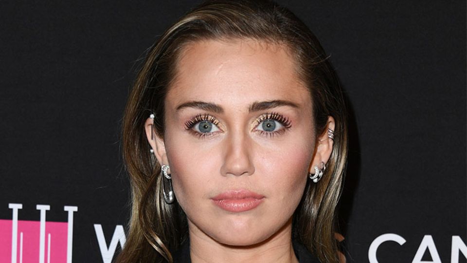 Überraschender Tod: Miley Cyrus ist in tiefer Trauer Überraschender Tod: Miley Cyrus ist in tiefer Trauer