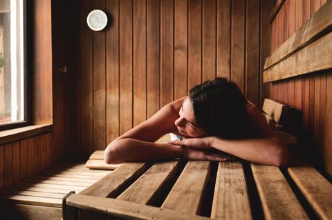 Sauna der geile in frauen Geile Sexspiele