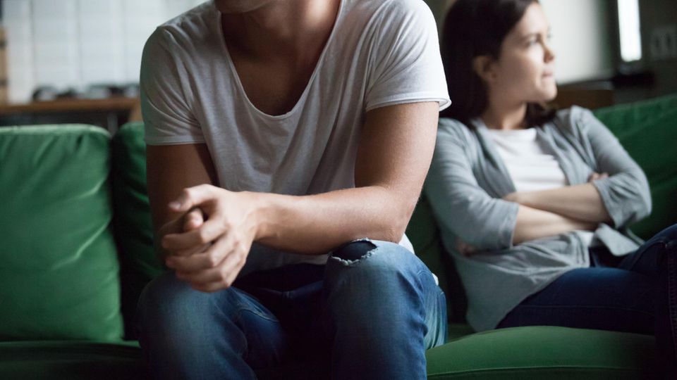 Diese 5 Angewohnheiten verheimlichen Männer vor ihren Partnerinnen