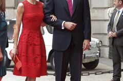 Bereits 2017 posierte das Oberhaupt des spanischen Königshauses in dem roten Kleid für die Kameras.