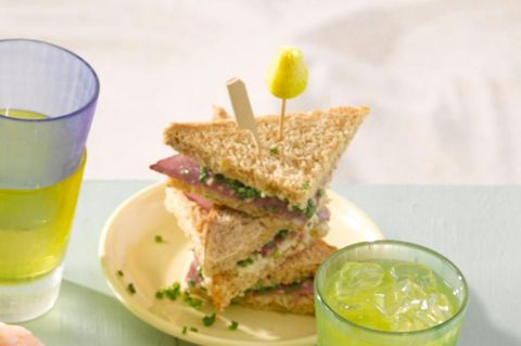 Sandwich-Ecken mit Selleriesalat und Pastrami