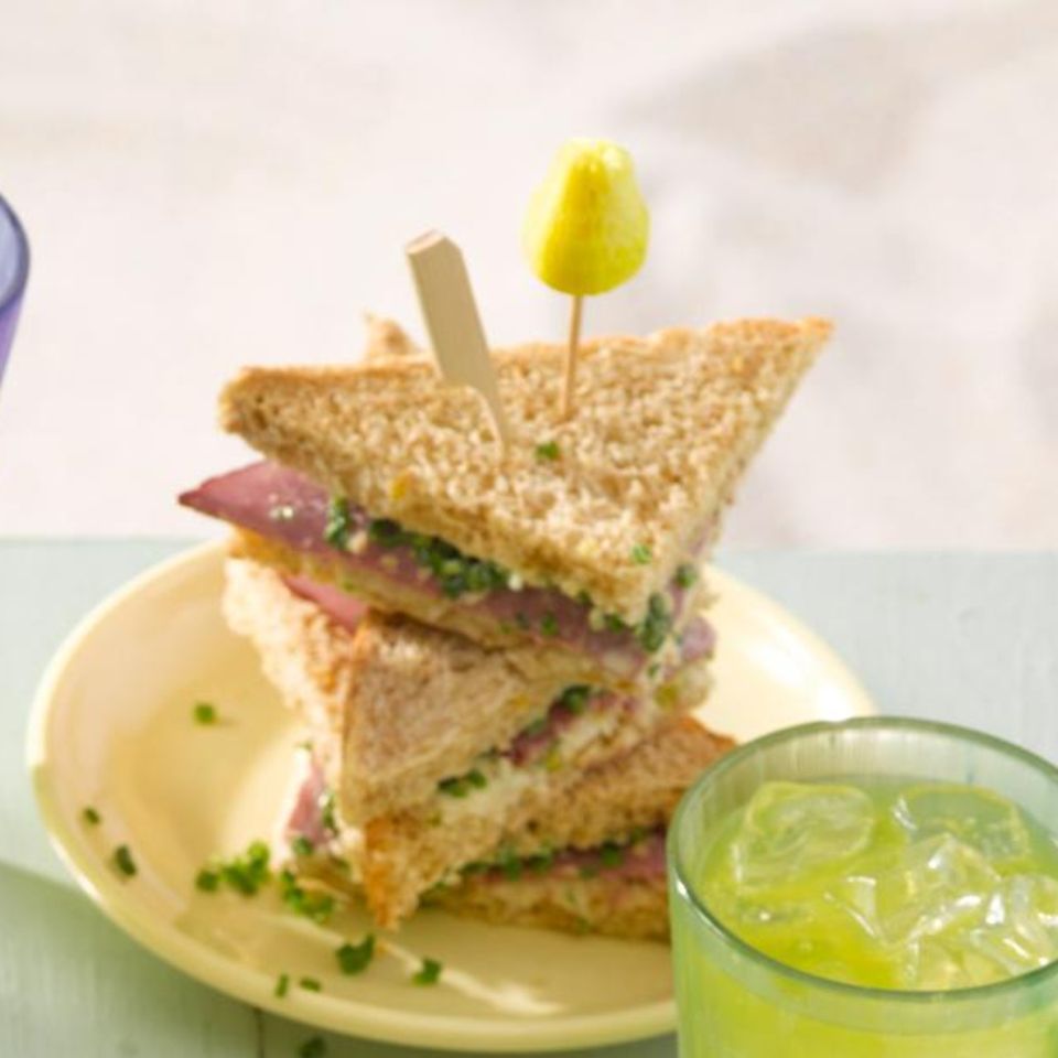 Sandwich-Ecken mit Selleriesalat und Pastrami