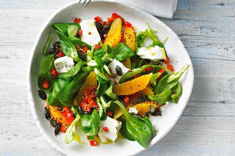 Salat mit Orange, Buchweizen und Feta