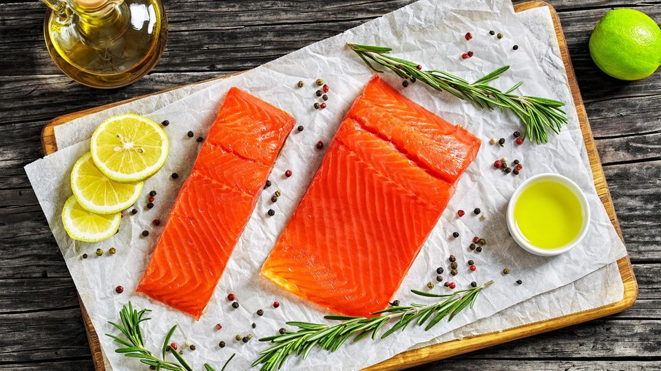 Lachsfilet: Welches ist gesünder? Lachsfilet: Welches ist gesünder?