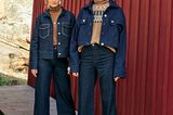 Modetrends Herbst/Winter 2019: Dunkle Jeansjacke und Jeanshose