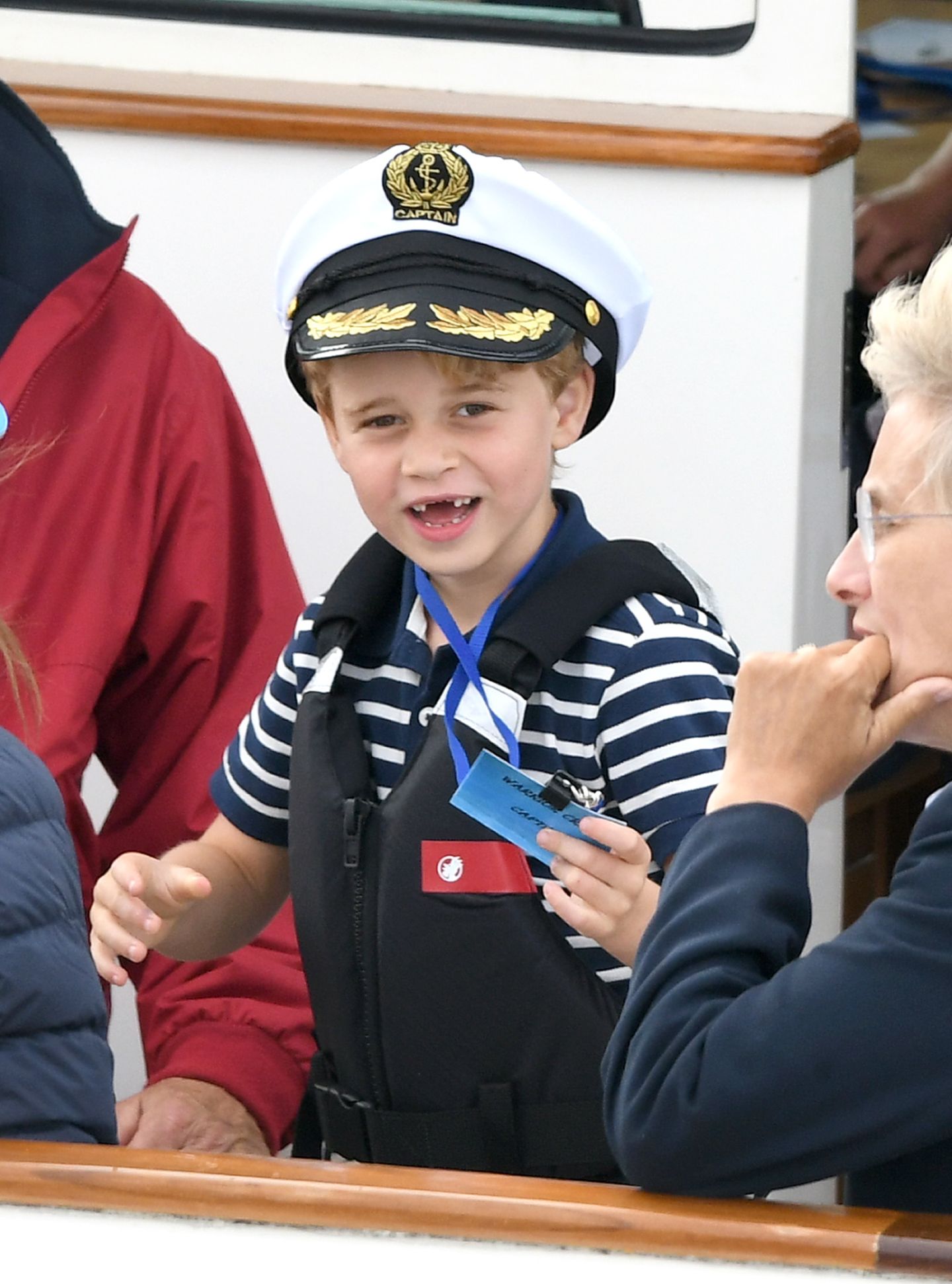 Prinz George mit Seemannsmütze