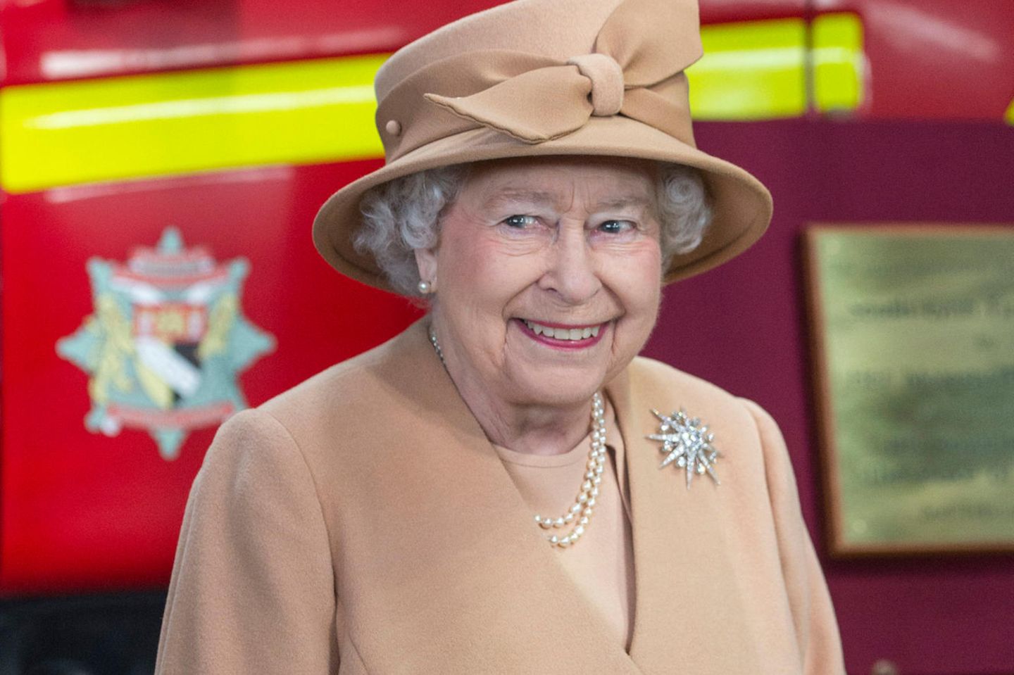 Queen Elizabeth II beweist Humor