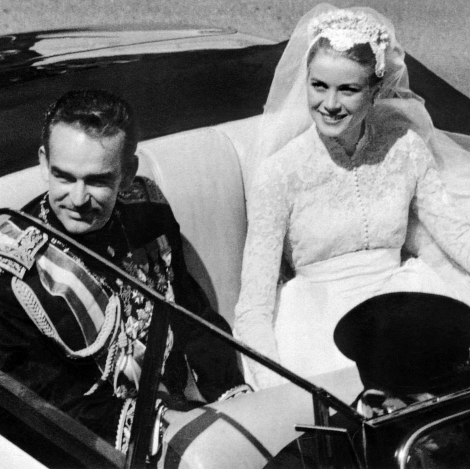 Promifrauen und ihre TRaumprinzen: Grace Kelly mit Fürst Rainier im Auto