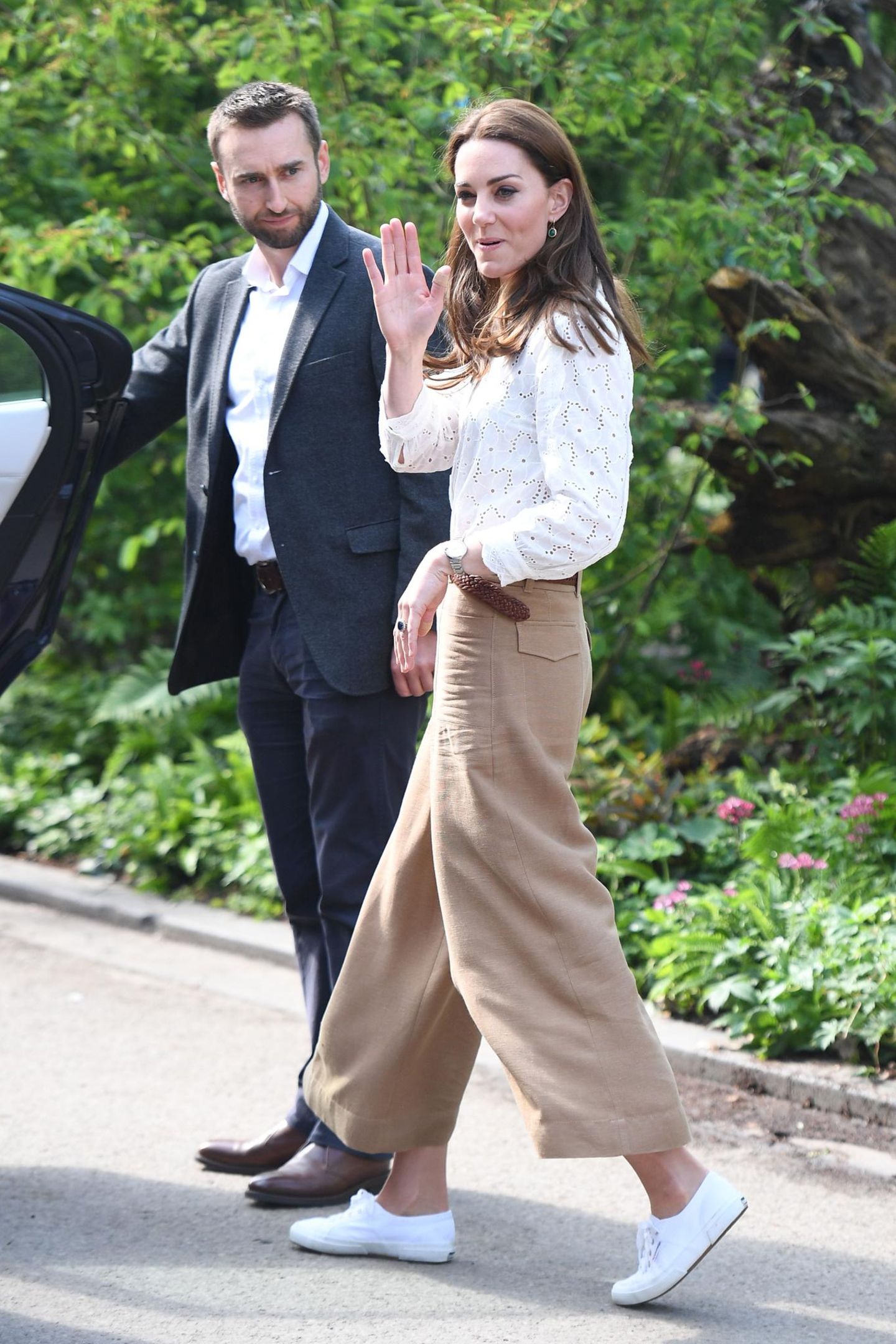 Schuhe der Royals: Herzogin Kate mit Sneakern