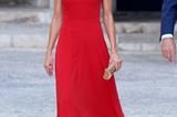 Schuhe der Royals: Letizia von Spanien im roten Kleid