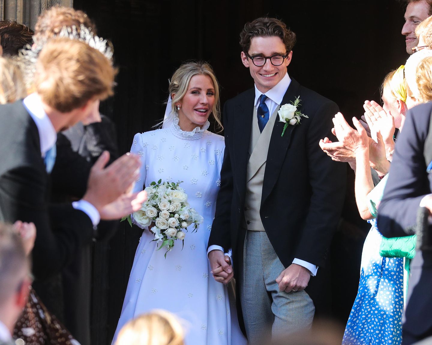 Brautkleider der Stars: Ellie Goulding mit Caspar Jopling mit Hochzeitsgästen