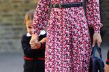 Royale Kinderfotos: Prinzessin Charlotte versteckt sich hinter Herzogin Kate