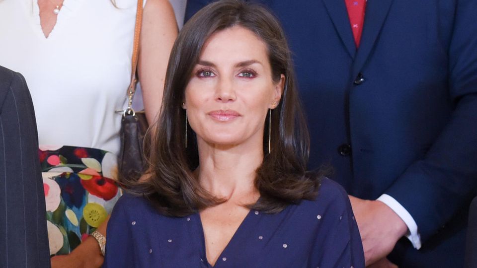 Royale Eleganz: Letizia von Spanien bezaubert in ihrem 150€-Kleid