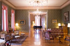 Bergschloss: Im Salon des "Grandhotel Giessbach" wird noch Flügel gespielt. Bergschloss: Im Salon des "Grandhotel Giessbach" wird noch Flügel gespielt.