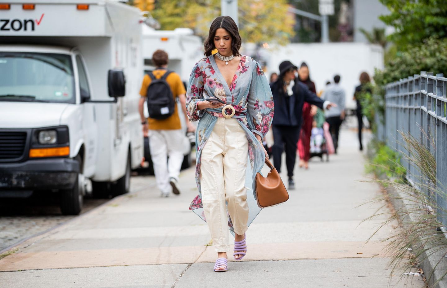 New York Fashion Week 2019: Frau mit Kimono auf der Strasse