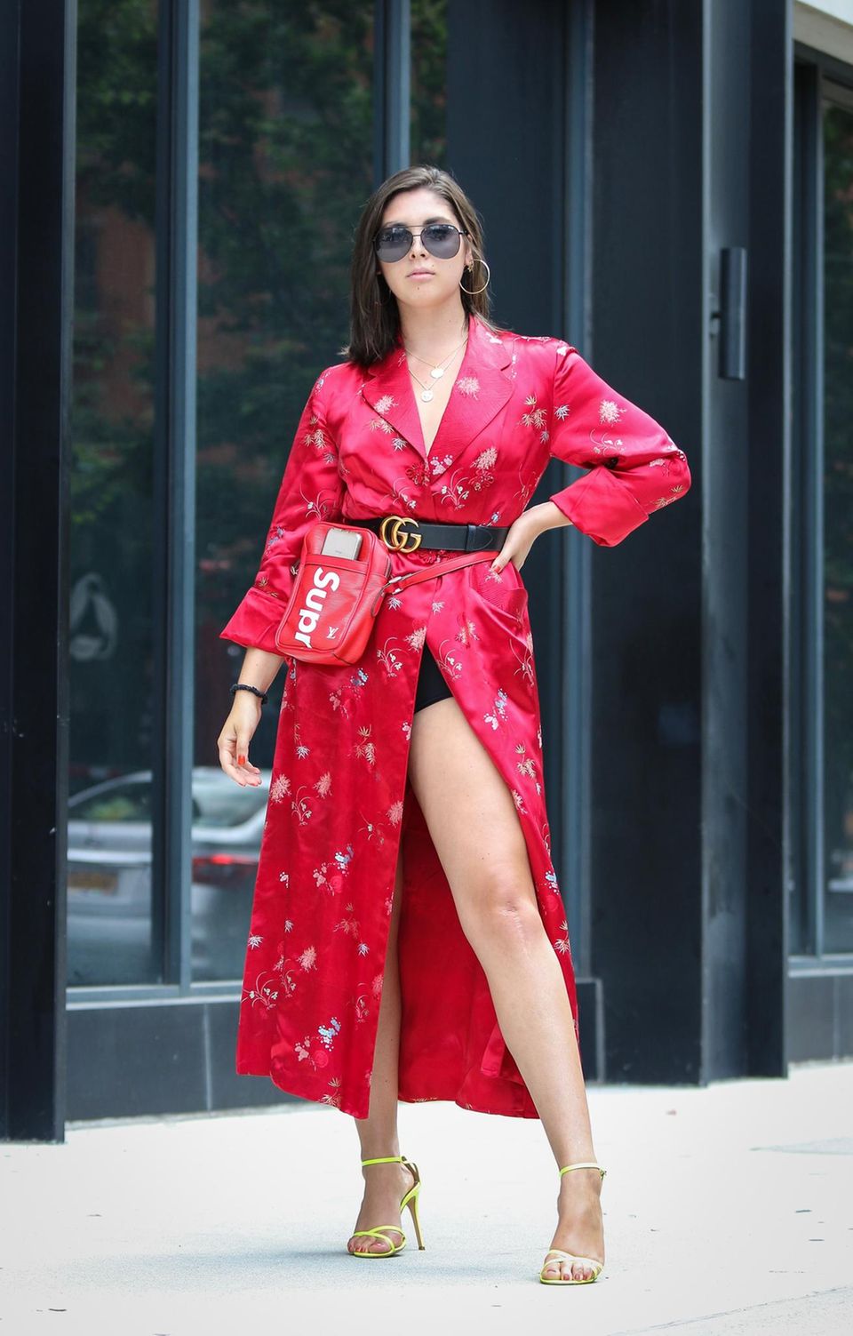 New York Fashion Week 2019: Frau mit rotem Kimono