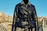 Outdoor-Looks 2019: Das sind die schönsten Trends: schwarze Lederjacke über Wollmantel