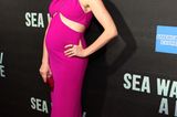 Schwangere Stars: Anne Hathaway in einem pinken Kleid