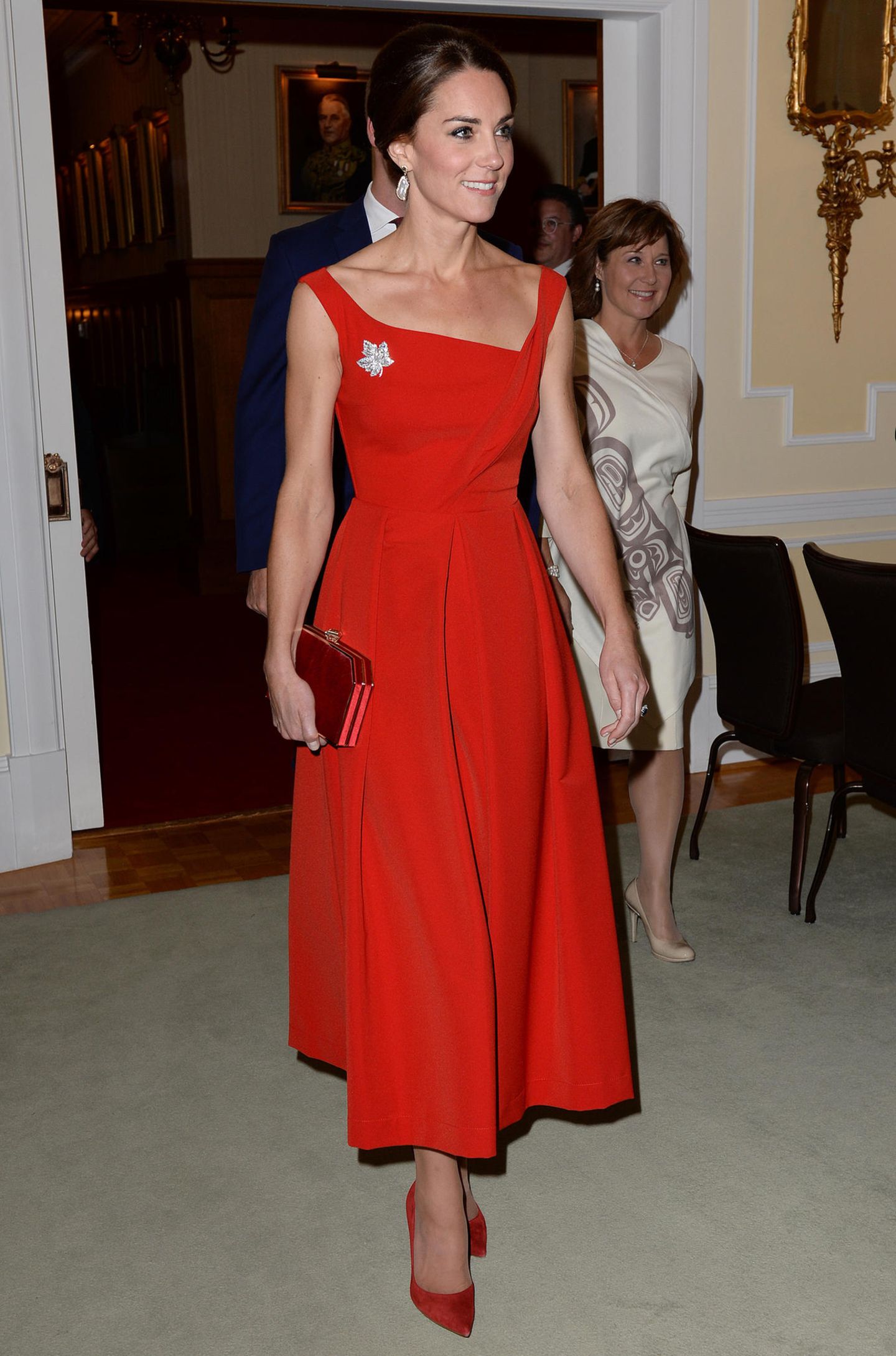 Meghan Markle + Herzogin Kate: Kate Middleton trägt rotes Kleid