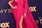 Lady in Pink! Catherine Zeta Jones stahl in diesem leuchtend pinken Kleid mit sexy Cut-out so mancher Promi-Lady die Show.